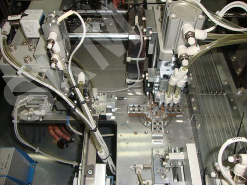 LED自動(dòng)機(jī)